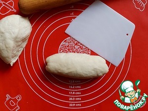 Домашний хот-дог с томатно-чесночным соусом