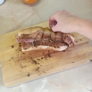 Домашняя грудинка, запеченная в фольге Домашняя грудинка, запеченная в фольге