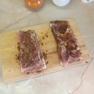 Домашняя грудинка, запеченная в фольге Домашняя грудинка, запеченная в фольге