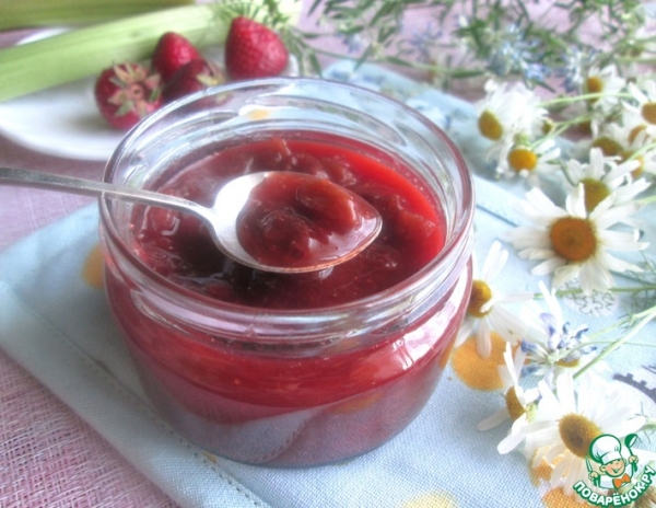 Джем из ревеня, клубники и изюма Джем из ревеня, клубники и изюма