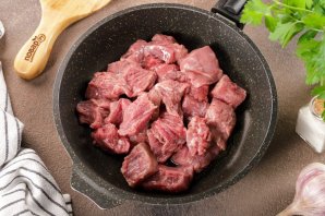 Гуляш с гречкой Гуляш с гречкой