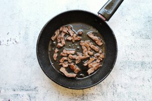 Теплый салат из рукколы и говядины Теплый салат из рукколы и говядины