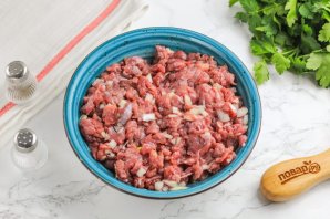 Манты с фаршем из говядины с бараниной Манты с фаршем из говядины с бараниной