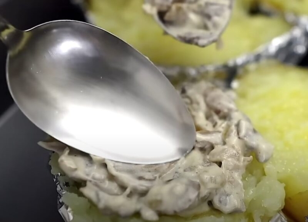 Вкусный запеченный картофель с грибами. Простой и вкусный ужин Вкусный запеченный картофель с грибами. Простой и вкусный ужин