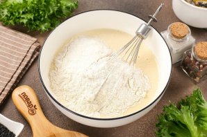 Пирог с сайрой и рисом Пирог с сайрой и рисом