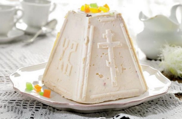 Творожная пасха «Царская» с орехами, изюмом и курагой Творожная пасха «Царская» с орехами, изюмом и курагой