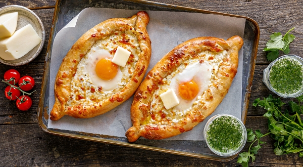 Хачапури лодочка по-аджарски с яйцом, пошаговый рецепт с фото на 1858 ккал