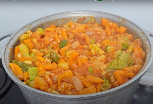 Густая кабачковая икра на зиму. Проверенный вкусный рецепт: её обожают все, кто пробовал Густая кабачковая икра на зиму. Проверенный вкусный рецепт: её обожают все, кто пробовал