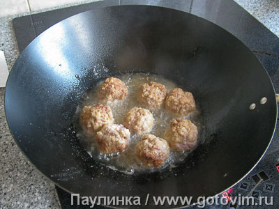 Мясные фрикадельки в соусе по-тайски (Пад Тай) Мясные фрикадельки в соусе по-тайски (Пад Тай)