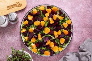 Салат из вареной свеклы с цитрусовой заправкой Салат из вареной свеклы с цитрусовой заправкой