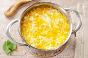 Суп со щавелем и яйцом Суп со щавелем и яйцом