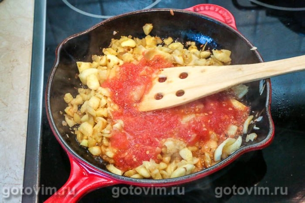 Кабачки, фаршированные хлебными крошками и сыром