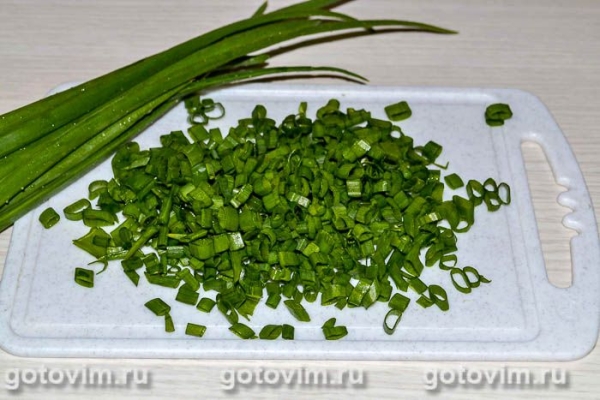 Весенний яичный салат с редиской и зеленью