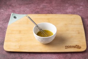 Салат из огурцов, помидоров и авокадо Салат из огурцов, помидоров и авокадо