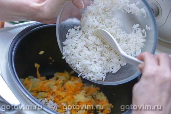Жареный рис с зеленым луком и яйцом в мультиварке