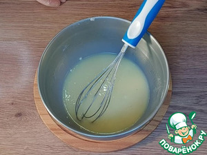 Пирог с творожной начинкой и сливой