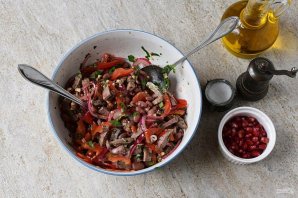 Салат "Тбилиси" с гранатом Салат "Тбилиси" с гранатом