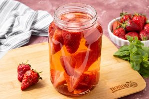 Компот из клубники