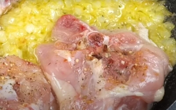 Еврейская бабушка научила. Рецепт курицы на ужин: вкуснее любого плова Еврейская бабушка научила. Рецепт курицы на ужин: вкуснее любого плова