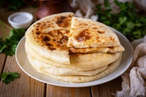 Хачапури с сулугуни и творогом Хачапури с сулугуни и творогом