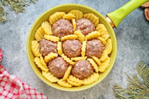 Рис с фаршем и картофелем Рис с фаршем и картофелем