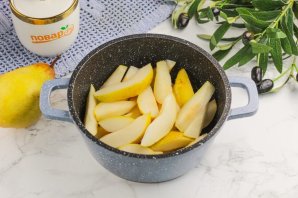 Компот из груш и чернослива Компот из груш и чернослива