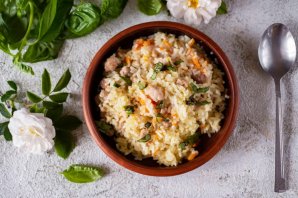 Рис с мясом в горшочках Рис с мясом в горшочках