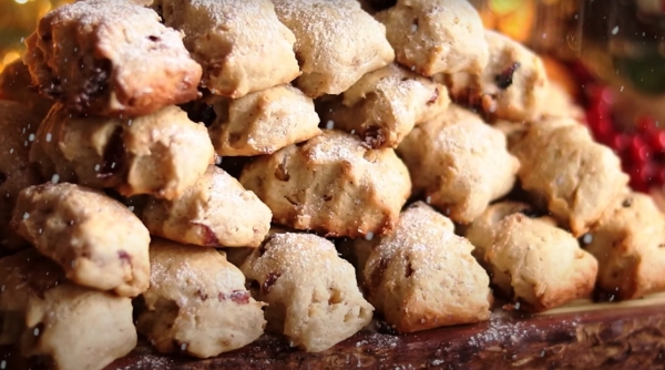 Гора печенья на праздники. Немецкое домашнее печенье «Штолленки»