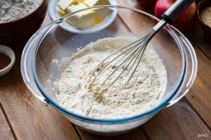 Булочки с яблоком и корицей из дрожжевого теста Булочки с яблоком и корицей из дрожжевого теста