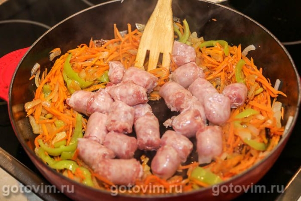 Плов с колбасками, картофелем и фасолью Плов с колбасками, картофелем и фасолью