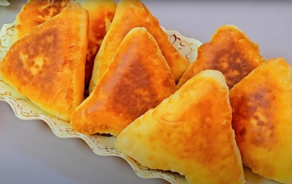 Мягкие, как облако и вкусные, как праздник: бюджетные пирожки, которые подойдут к чаю, борщу и даже сметане! Мягкие, как облако и вкусные, как праздник: бюджетные пирожки, которые подойдут к чаю, борщу и даже сметане!