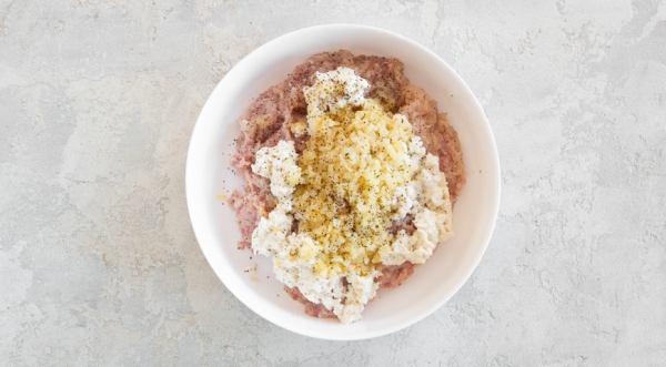 Пожарские котлеты на сковороде, пошаговый рецепт с фото на 569 ккал Пожарские котлеты на сковороде, пошаговый рецепт с фото на 569 ккал