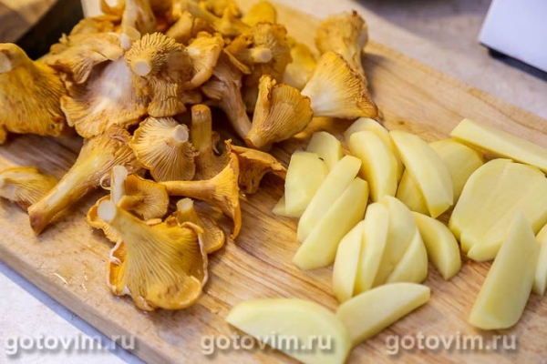 Свинина с картофелем и лисичками в пакете для запекания Свинина с картофелем и лисичками в пакете для запекания