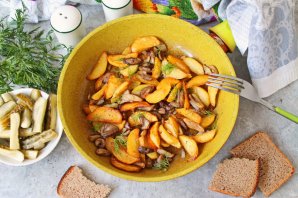 Жареные маслята с картошкой Жареные маслята с картошкой