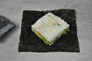 Суши сэндвич с креветкой Суши сэндвич с креветкой