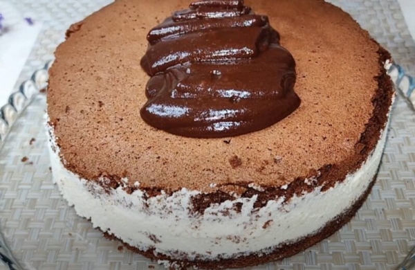 Напоминает настоящее пломбирное мороженое. Торт Пломбир: этот рецепт выпрашивают все