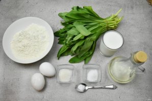 Заливной пирог с черемшой и яйцом Заливной пирог с черемшой и яйцом