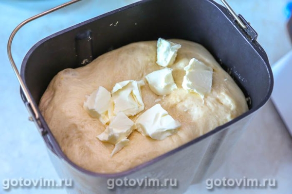 Кулич с начинкой крем-манго, белого шоколада и сливок Кулич с начинкой крем-манго, белого шоколада и сливок