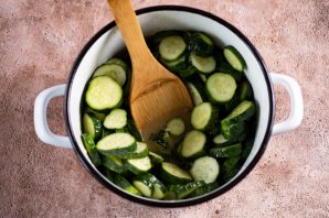 Огурцы в горчичной заливке Огурцы в горчичной заливке