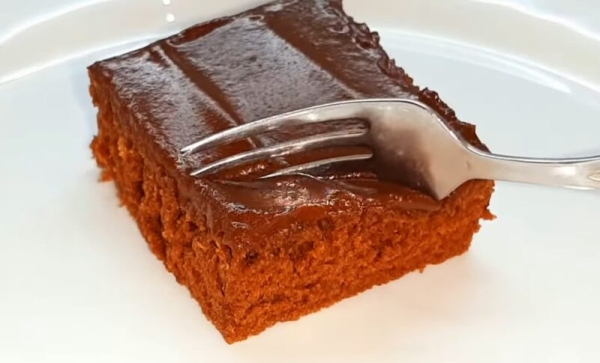 Большой шоколадный пирог к чаю на всю семью! Готовится на раз-два: быстро и без лишних хлопот Большой шоколадный пирог к чаю на всю семью! Готовится на раз-два: быстро и без лишних хлопот