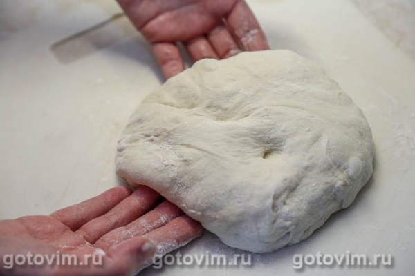 Булочка-плетенка с котлетой