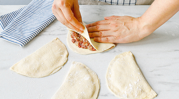 Чебуреки почти по ГОСТу, пошаговый рецепт с фото Чебуреки почти по ГОСТу, пошаговый рецепт с фото