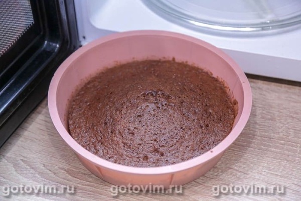 Шоколадный торт с яблочным заварным кремом в микроволновке