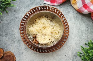 Салат "Арбузная долька" с курицей и грибами