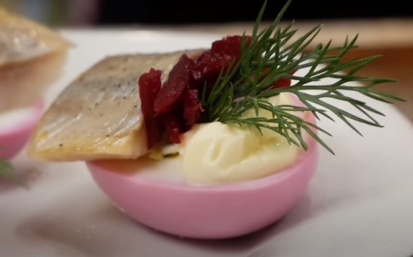 Когда нет времени на готовку. Быстрая Новогодняя закуска «Ленивая шуба» Когда нет времени на готовку. Быстрая Новогодняя закуска «Ленивая шуба»