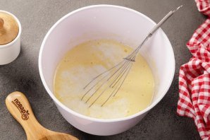 Манник на кефире в мультиварке