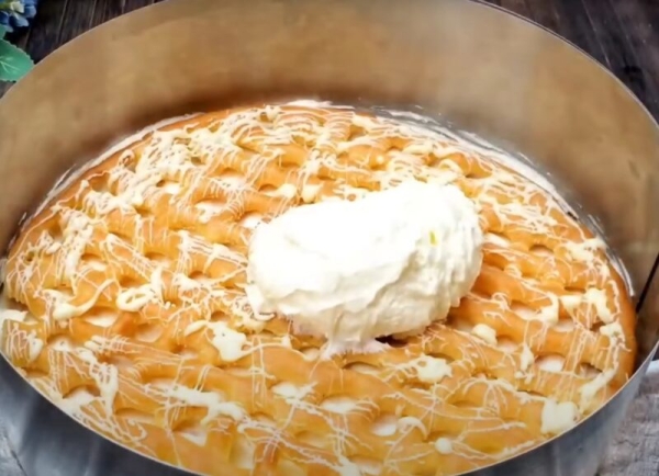 Хит для праздничного стола: мгновенный заварной торт, который обошел «Наполеон» в рейтинге сладкоежек Хит для праздничного стола: мгновенный заварной торт, который обошел «Наполеон» в рейтинге сладкоежек