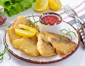 Филе тилапии в муке на сковороде