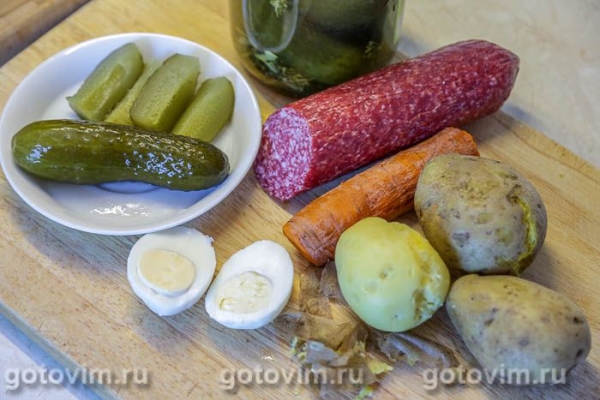 Оливье с копченой колбасой Оливье с копченой колбасой