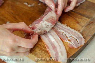 Шашлык из мясных рулетиков с беконом